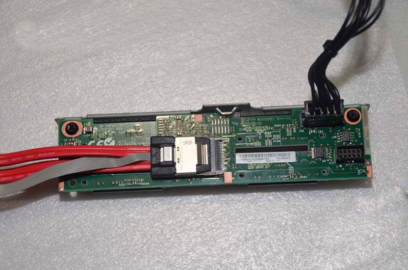 backplane-_-4-hdd-ibm-x3550-m3-ho-tro-8-hdd-sas-sata-3.jpg
