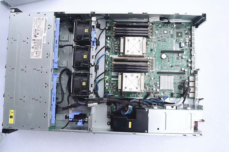 may-chu-server-ibm-system-x3630-m4-04.jpg
