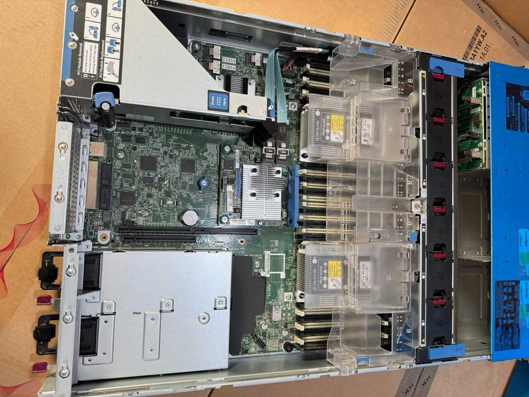 May chu server HPE ProLiant DL360 Gen10 04 May chu server HPE ProLiant DL360 Gen10 04