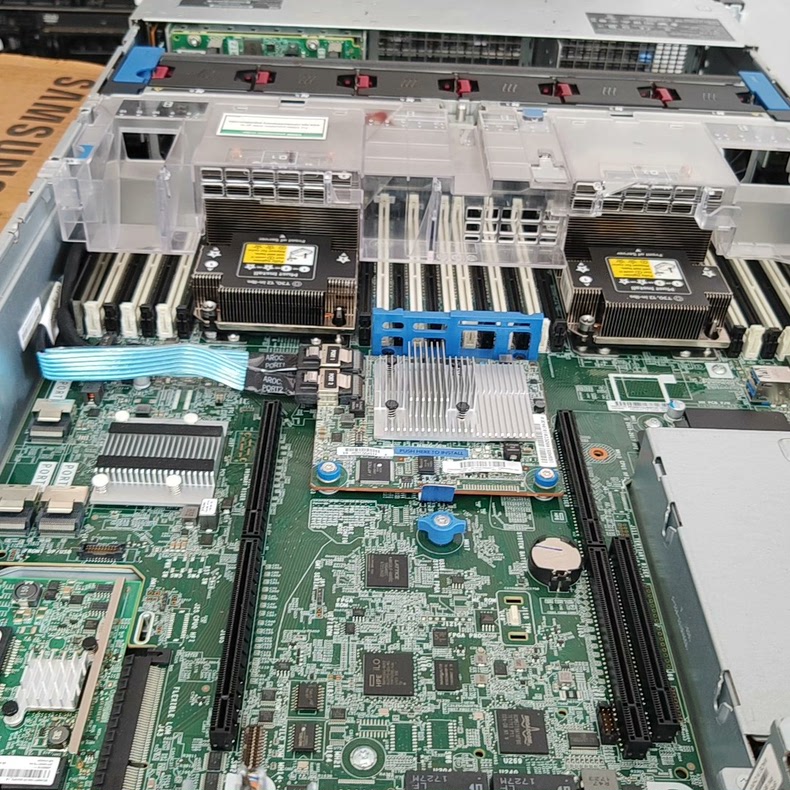 May chu server HPE ProLiant DL360 Gen10 10 May chu server HPE ProLiant DL360 Gen10 10