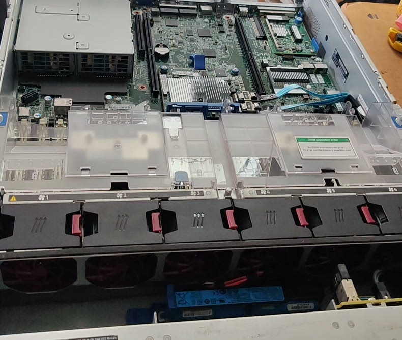 May chu server HPE ProLiant DL360 Gen10 12 May chu server HPE ProLiant DL360 Gen10 12