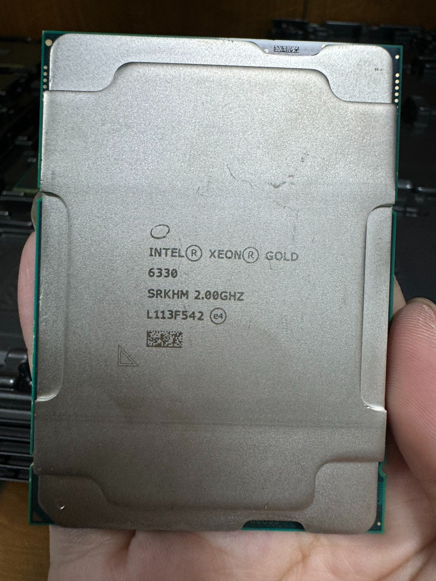 cpu intel xeon gold 6330 28c 56t 2 00 ghz 42m cache 01