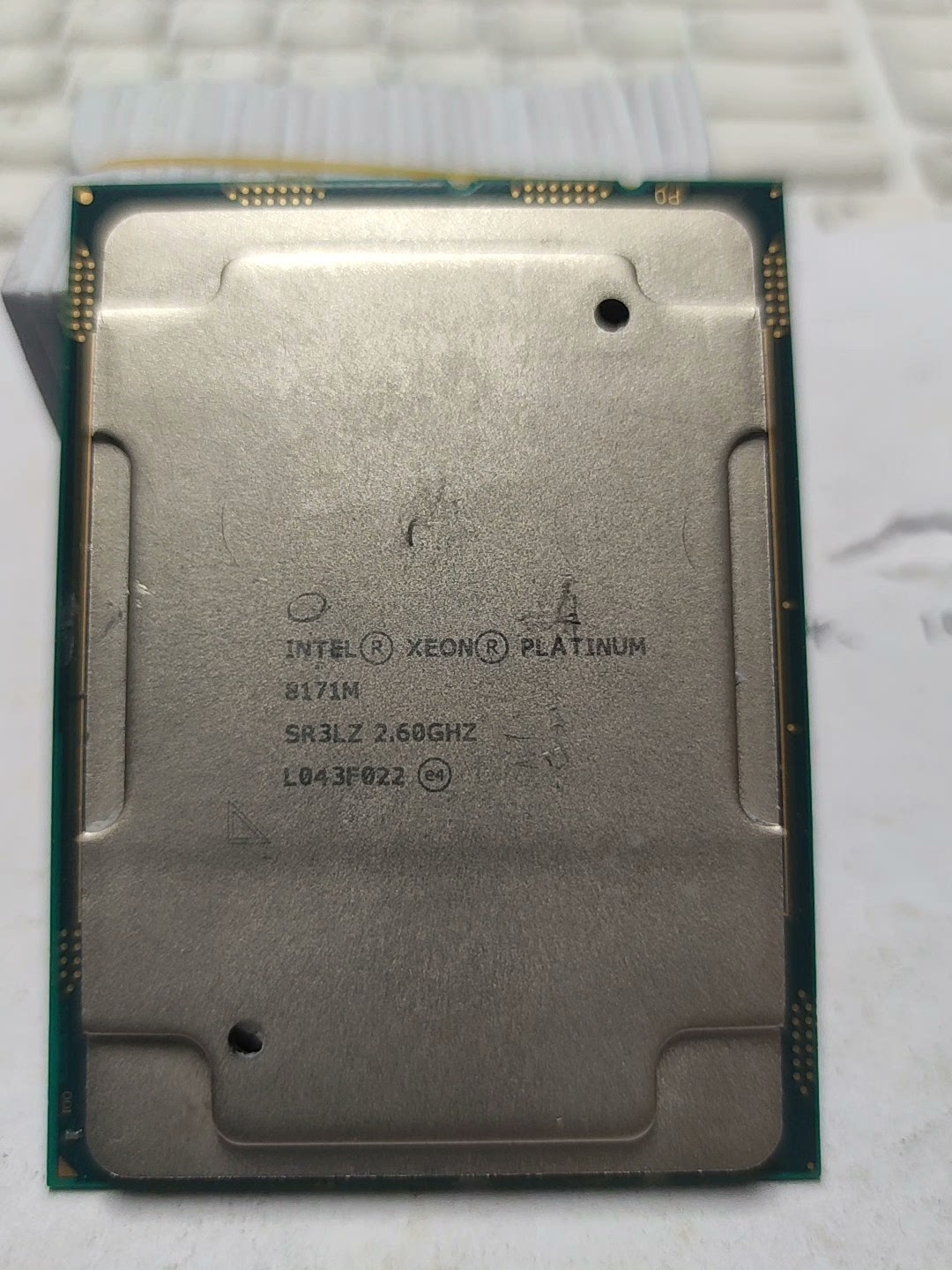 cpu intel xeon platinum 8171m 2 6ghz up to 3 7ghz 26 nhan 52 luong 35 75mb cache 01