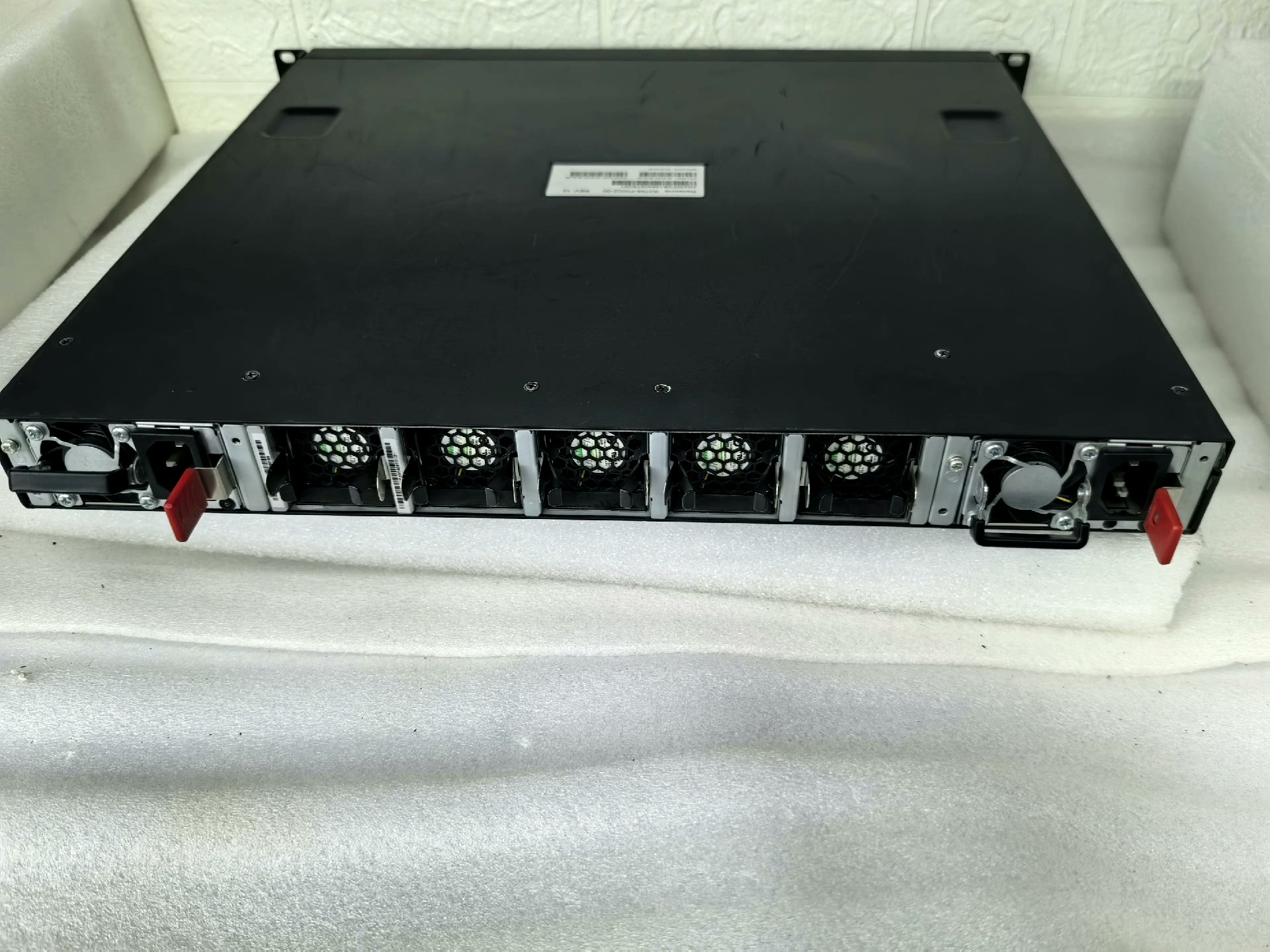 switch celestica redstone d2030 48 port 10gb rj45 4 port 40gb qsfp 05