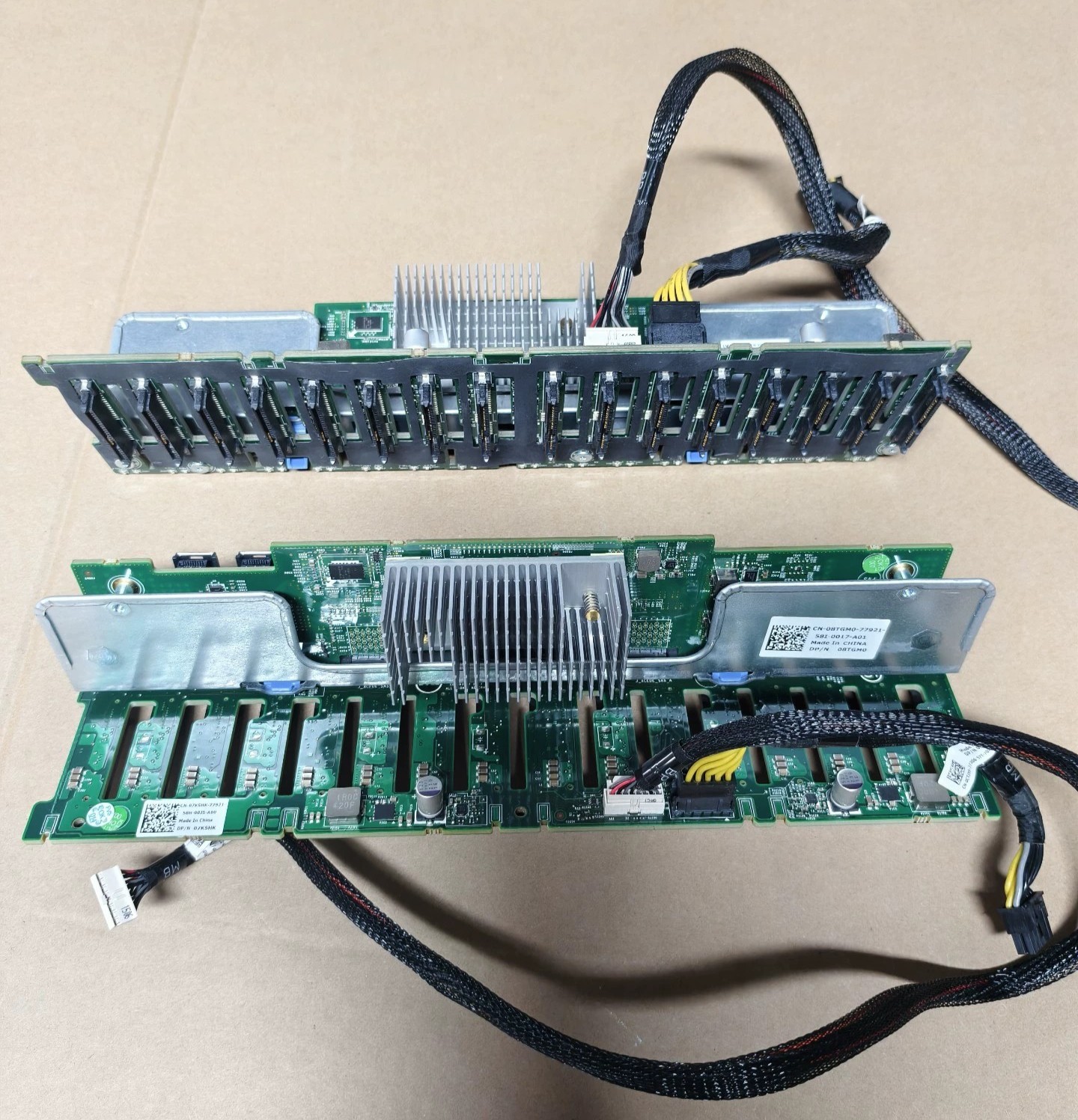 dell 4g4f6 8tgm0 7k5hk poweredge r730 r730xd r830 16 bay 2 5 sas backplane 02 dell 4g4f6 8tgm0 7k5hk poweredge r730 r730xd r830 16 bay 2 5 sas backplane 02