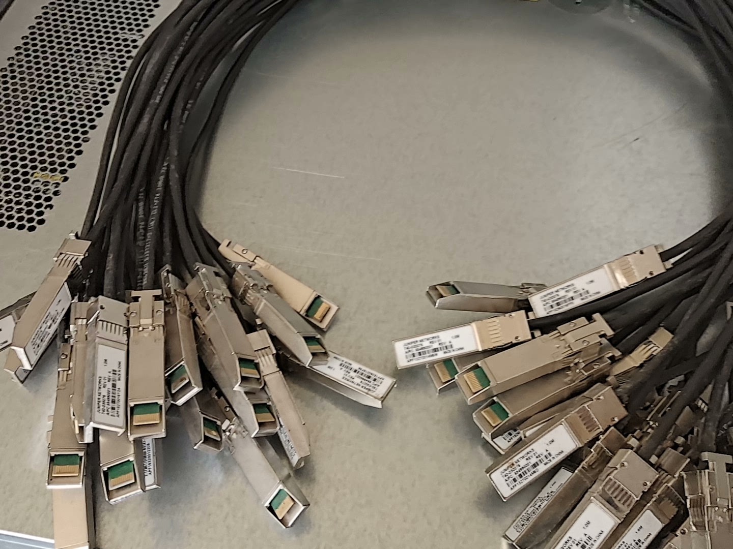 cap quang juniper 40g qfx qsfp dac 740 038623 01 cap quang juniper 40g qfx qsfp dac 740 038623 01