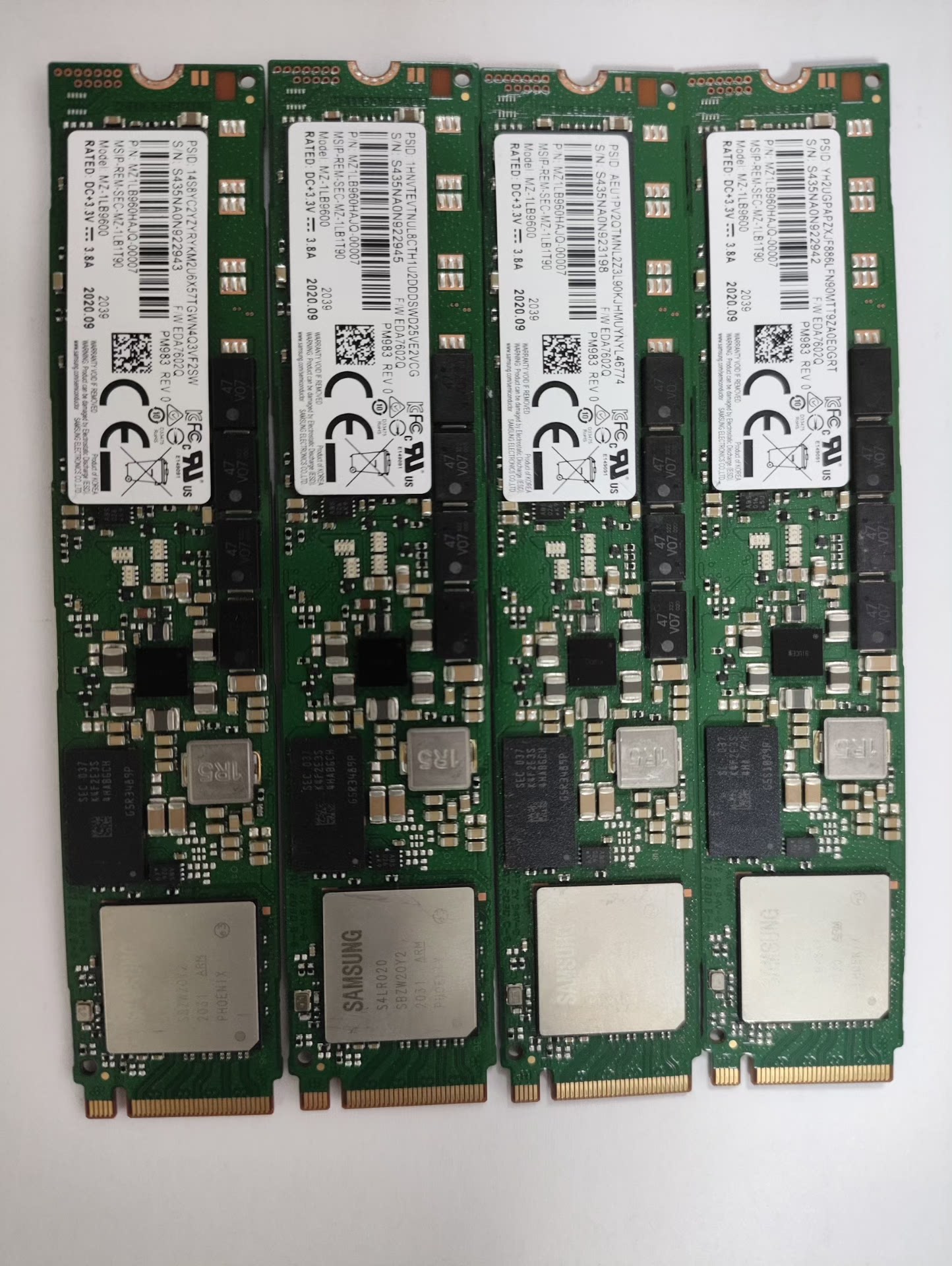 ssd enterprise samsung pm983 960gb m2 nvme 22110 pcie 3 0x4 mz1lb960hajq 01