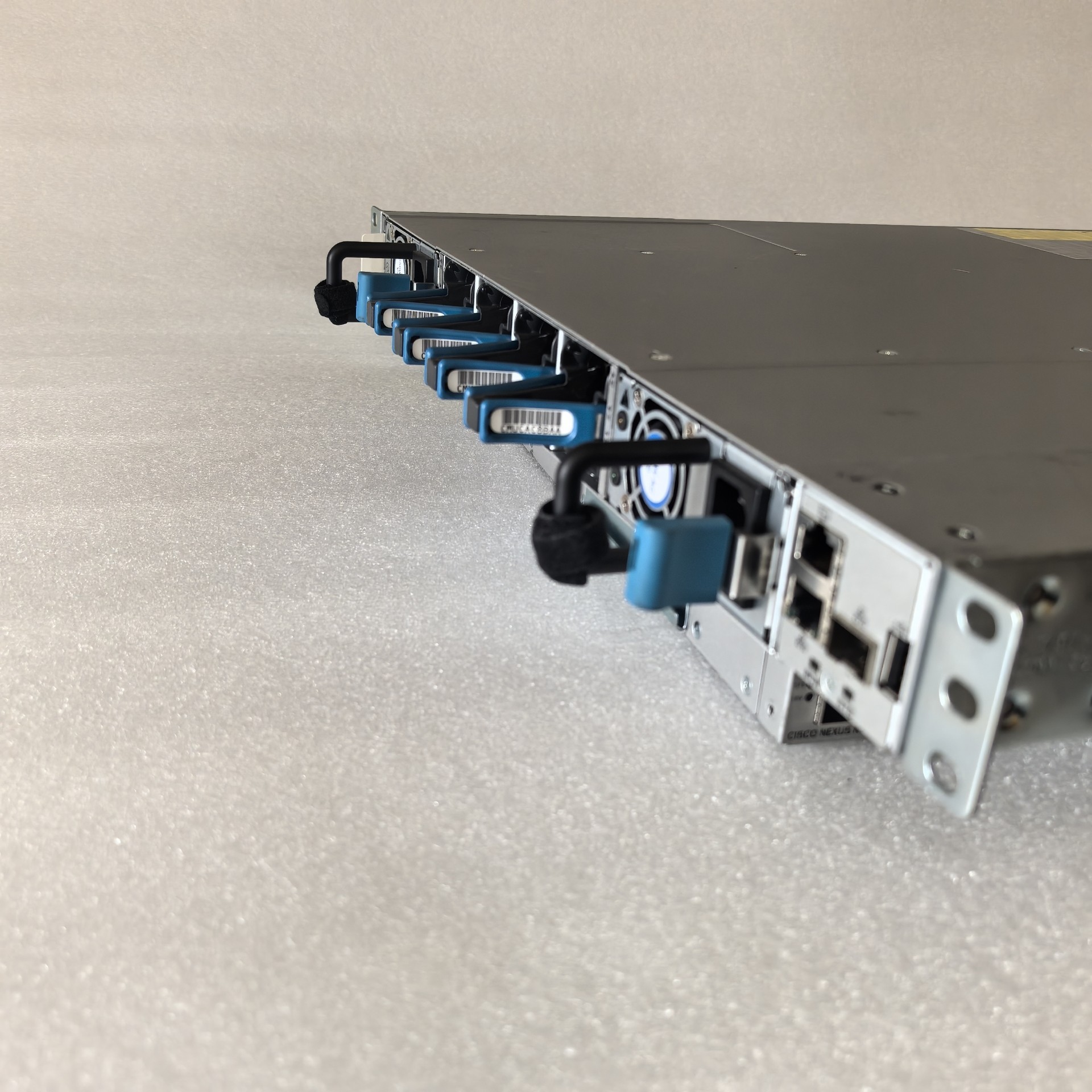 switch cisco nexus n9k c92160yc x 03 switch cisco nexus n9k c92160yc x 03