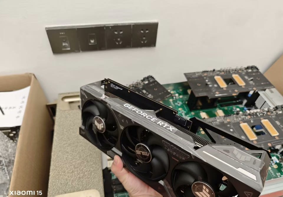GPU NVIDIA Tesla V100 16GB HBM2 sxm2 mod fan rtx 4090 03 GPU NVIDIA Tesla V100 16GB HBM2 sxm2 mod fan rtx 4090 03
