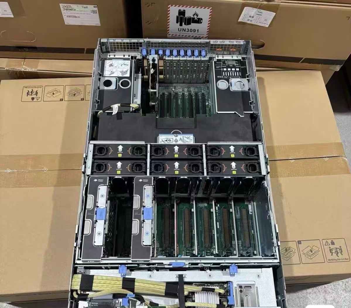 may chu dell poweredge r930 4cpu 98 loi 176 luong 04