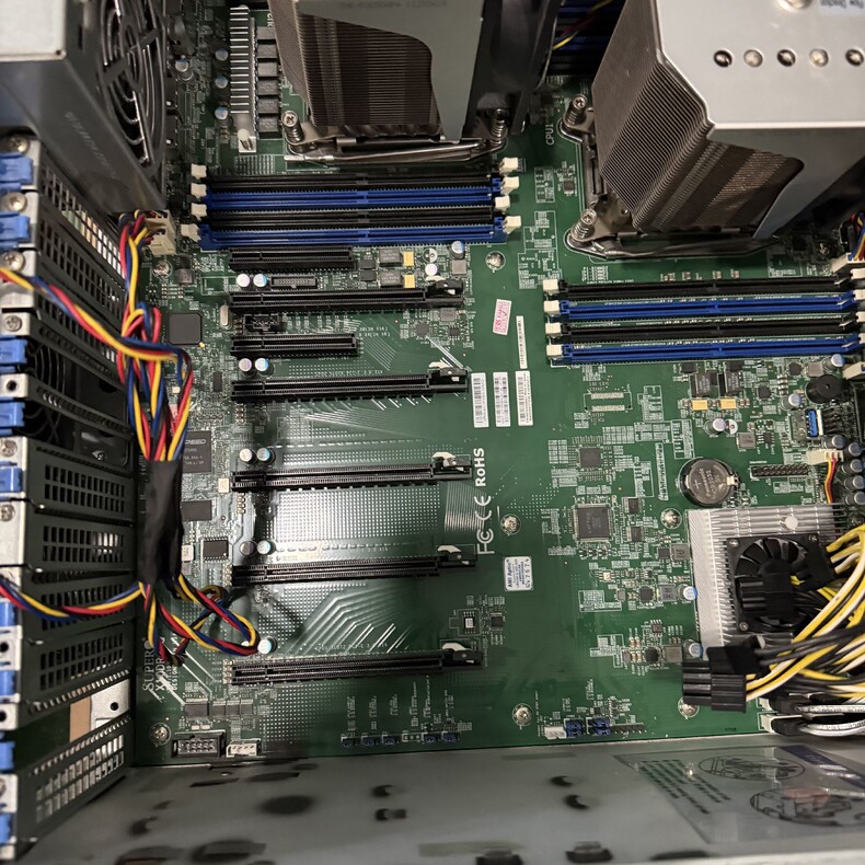 may chu supermicro sys 7048gr tr 4 gpu 05 may chu supermicro sys 7048gr tr 4 gpu 05