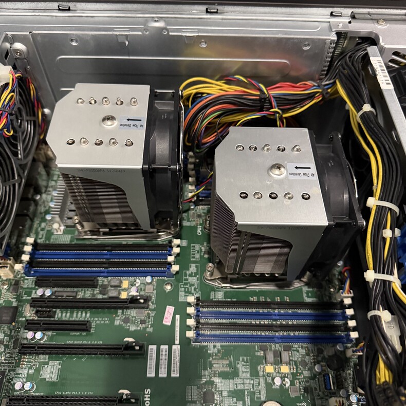 may chu supermicro sys 7048gr tr 4 gpu 07 may chu supermicro sys 7048gr tr 4 gpu 07