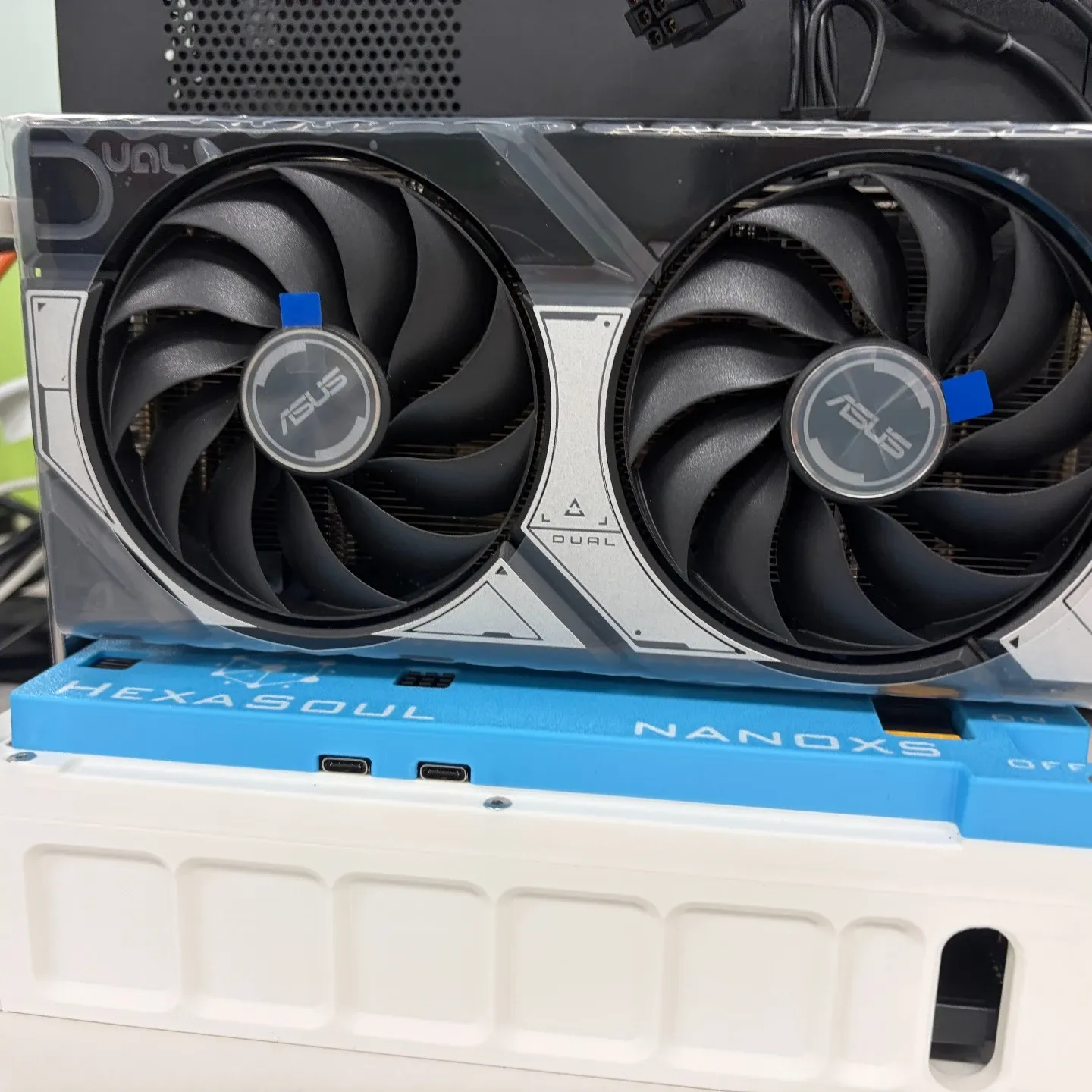 dock egpu hexasoul nanoxs usb4 thunderbolt oculink 550w 1 Dock EGPU Hexasoul NanoXS USB4 thunderbolt Oculink 550w - Hinh 1